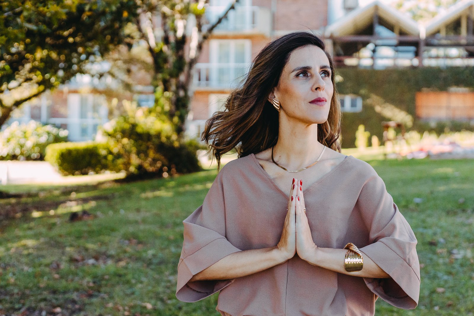 Fernanda Feijo - Holding Space